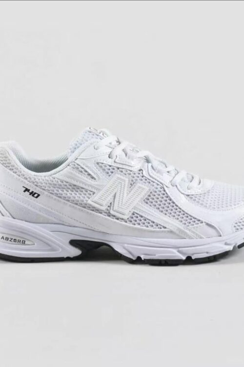 New Balance 740